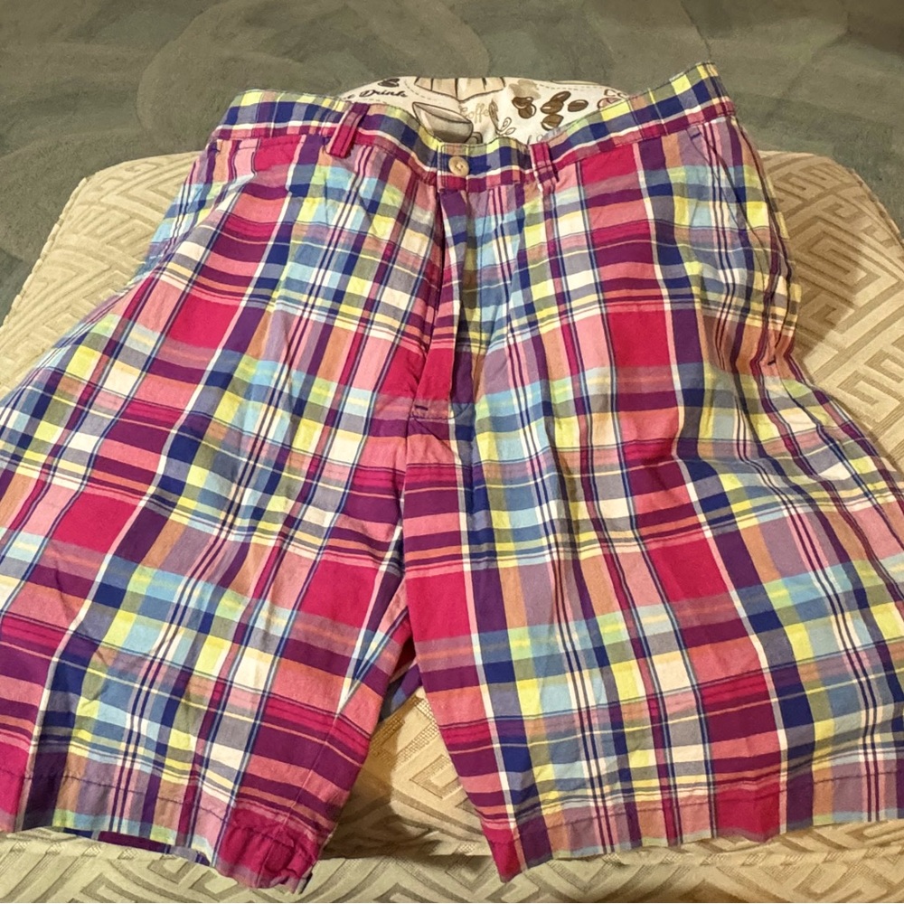 Men’s 32, Polo by Ralph Lauren cotton shorts with belt loops and vibrant colors